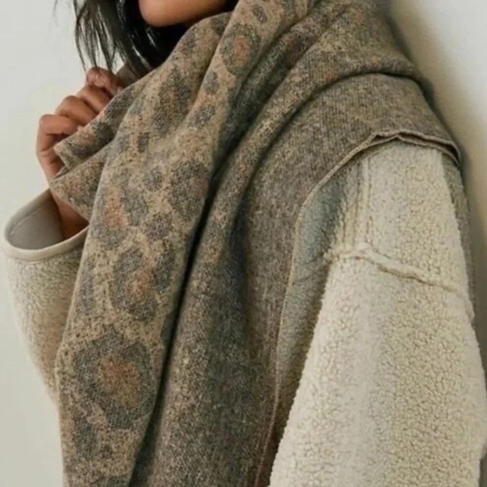 Anthropologie Clara Cozy Square Scarf